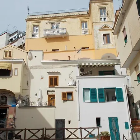 Isabel House * Cetara